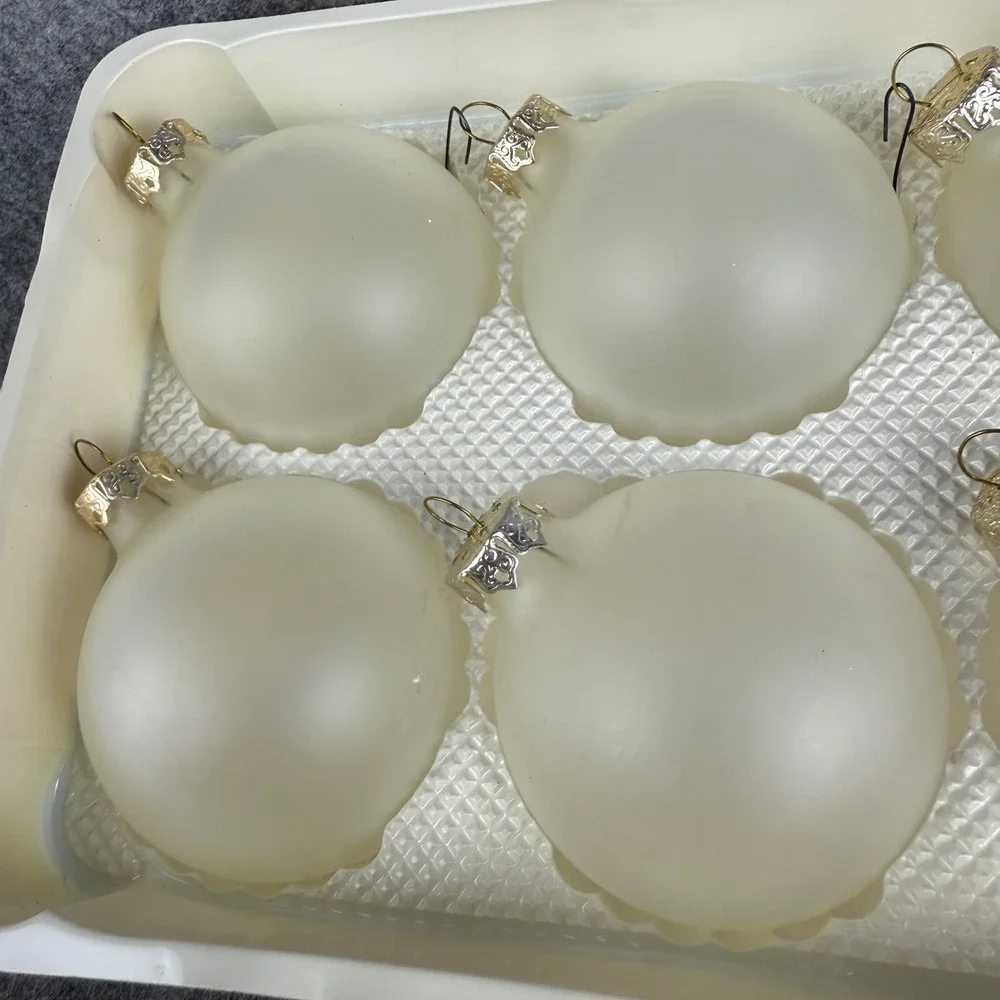 Visions by Holly Frosted Glass Ball Ornaments Set 6 Cream White 2 5/8 Inch VTG